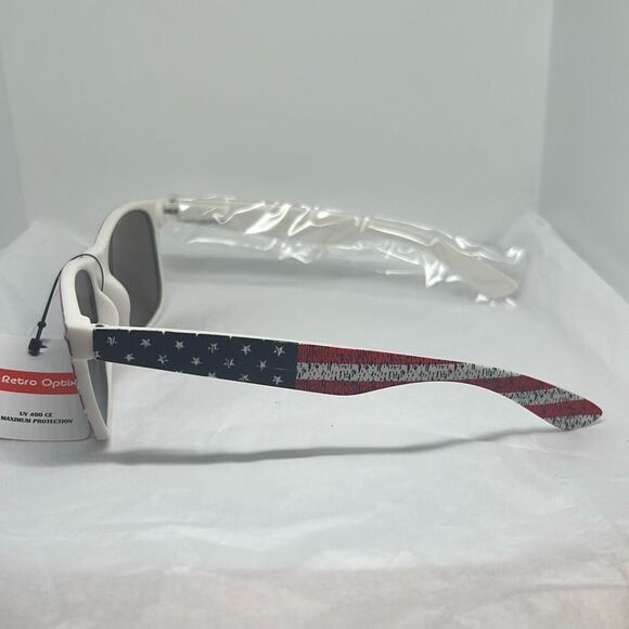 Patriotic American Flag Sunglasses – Mirrored Lenses, UV Protection - Picture 2 of 3